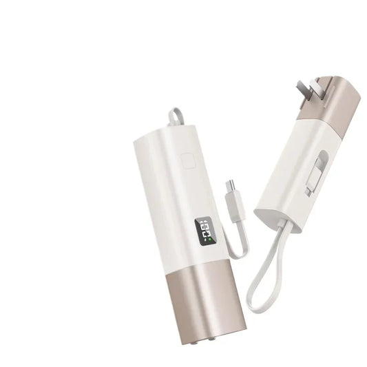 *Plug, power bank, its own cable, three-in-one can be put on the plane, ultra-thin, compact and portable mobile power supply.