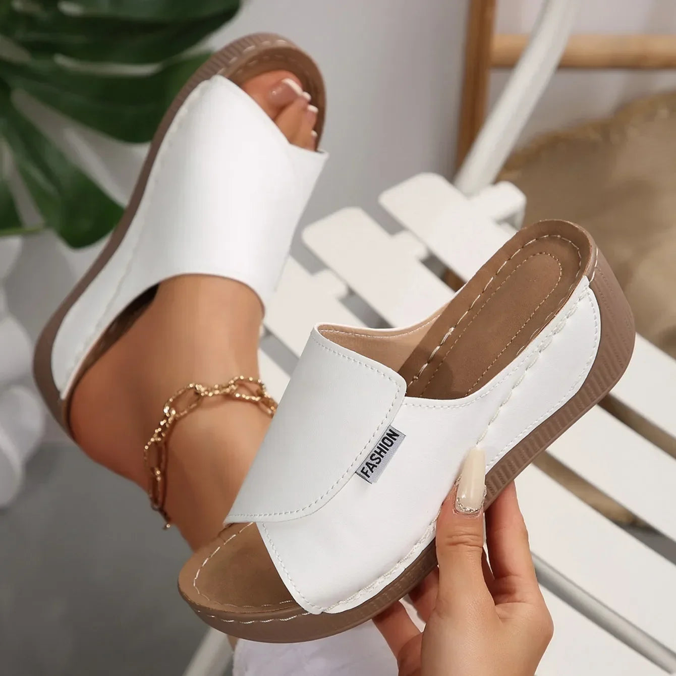 Women Wedge Slippers Summer 2025 New Fashion Slippers Open Toe Breathable Sandals Comfortable Buckle Woman Shoes Slides Women