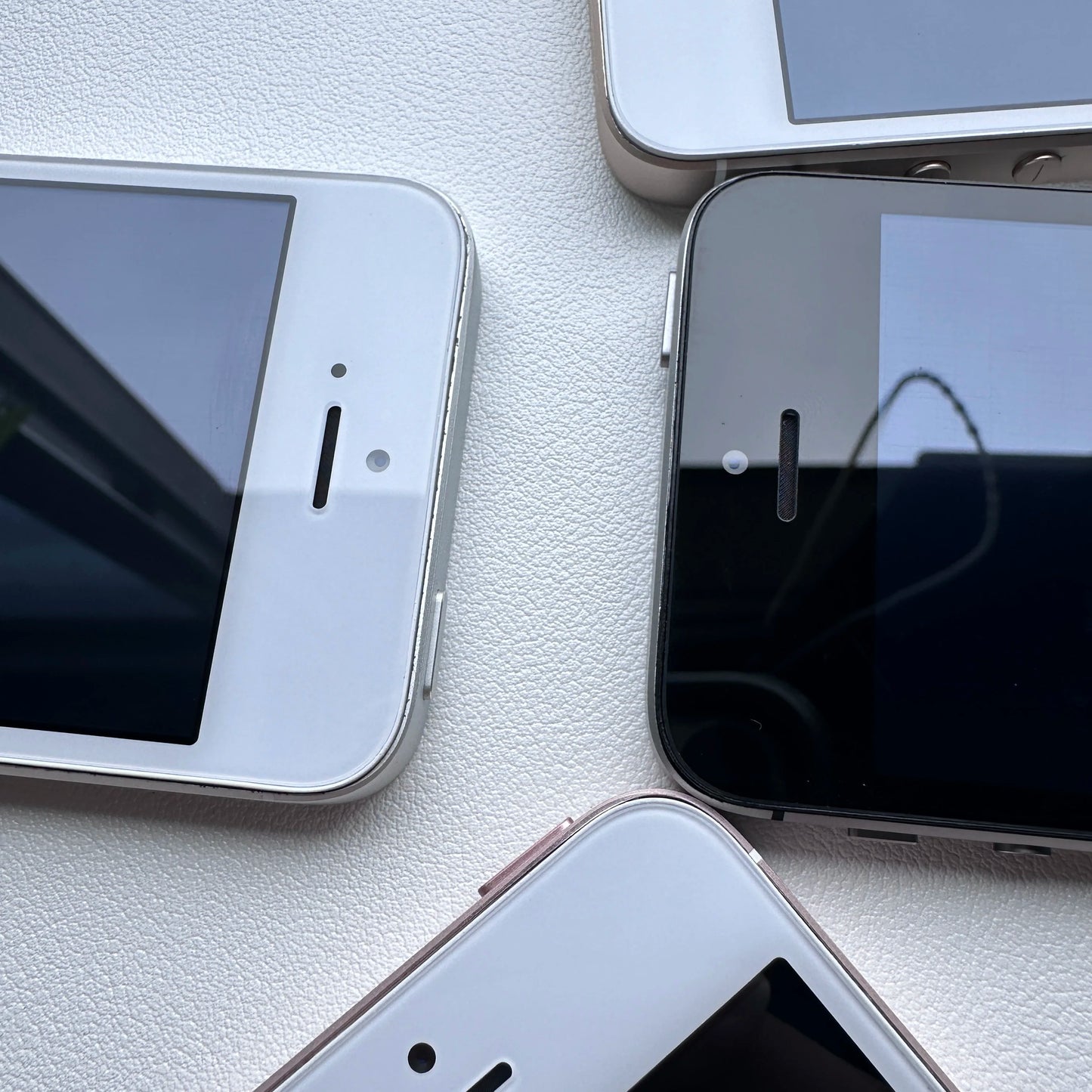 100% Original iPhone SE Cellphone 16/32/64/128GB ROM 2GB RAM 4.0" iOS A9 Touch ID 12MP Unlocked Dual Core Smartphone