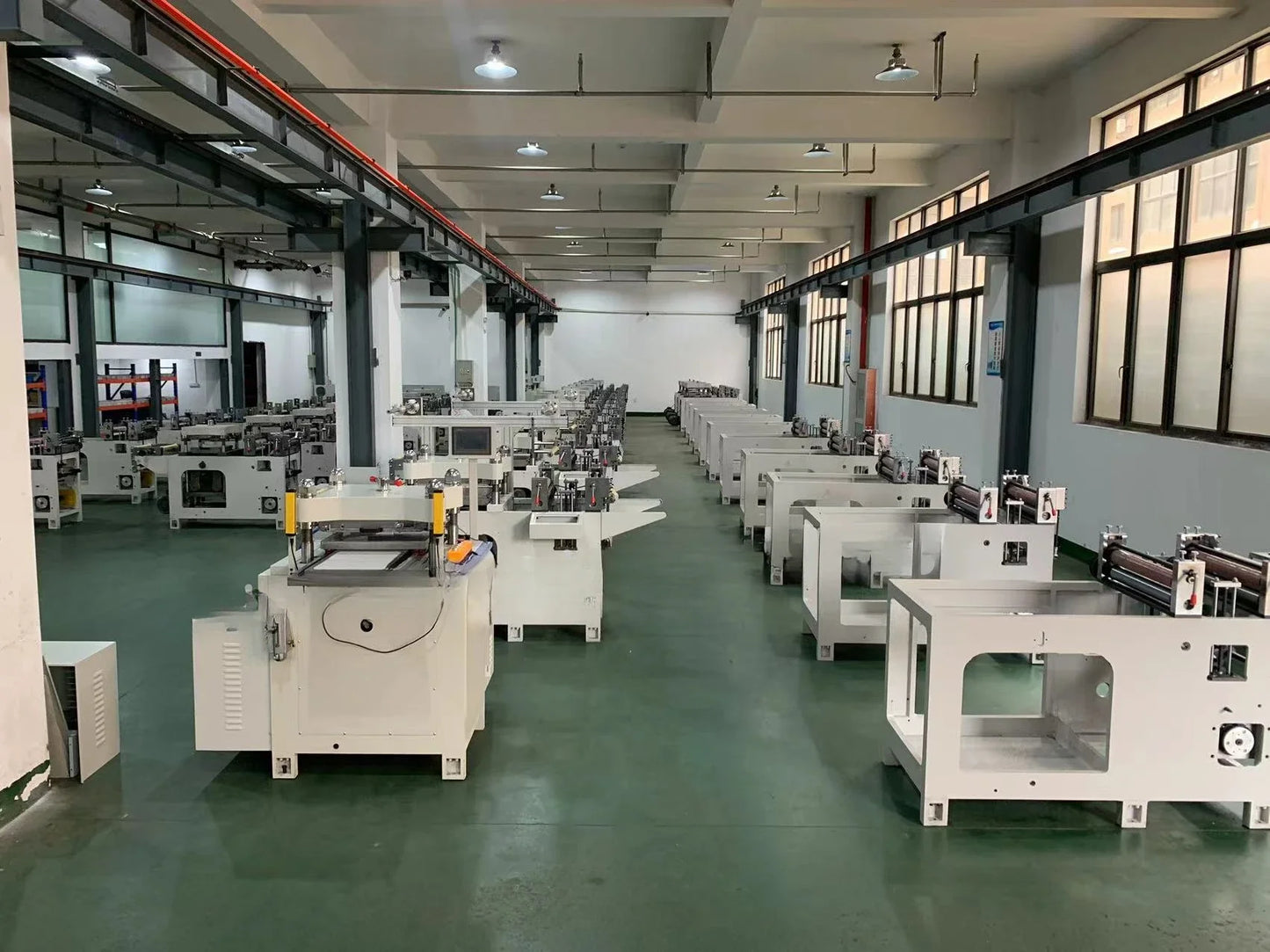 YG Hot Sale Multi Function Automatic Paper Rolls Slitter Rewinder Machine Thermal Self Adhesive Paper Rewinding Cutting Machine